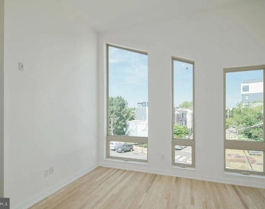 2331 Frankford Avenue - Photo Thumbnail 5