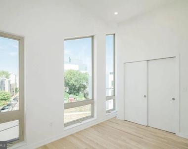 2331 Frankford Avenue - Photo Thumbnail 6