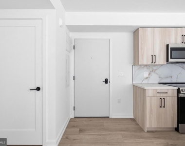 208 Vine Street - Photo Thumbnail 4