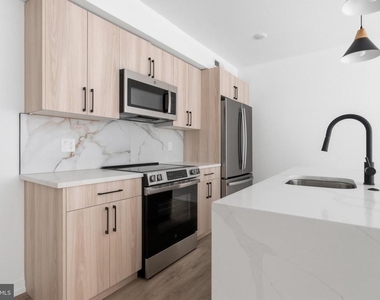 208 Vine Street - Photo Thumbnail 7