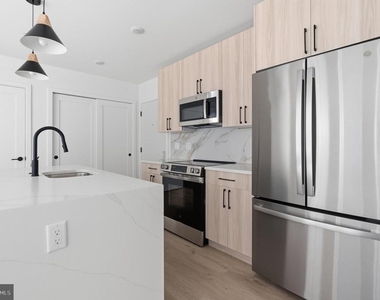 208 Vine Street - Photo Thumbnail 7
