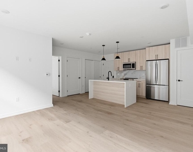 208 Vine Street - Photo Thumbnail 4