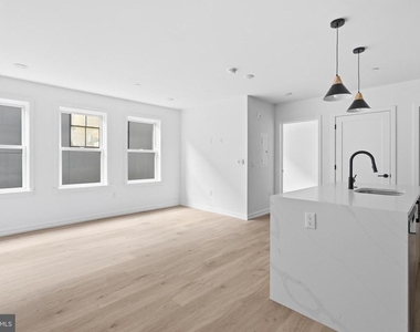 208 Vine Street - Photo Thumbnail 6