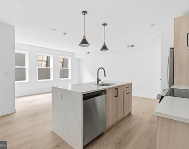 208 Vine Street - Photo Thumbnail 5