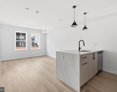 208 Vine Street - Photo Thumbnail 3