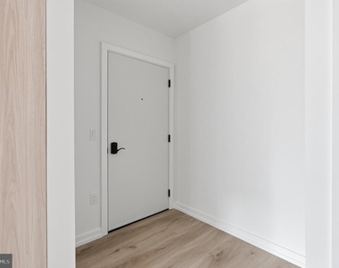 208 Vine Street - Photo Thumbnail 5