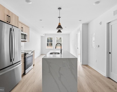208 Vine Street - Photo Thumbnail 7