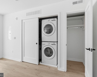 208 Vine Street - Photo Thumbnail 12