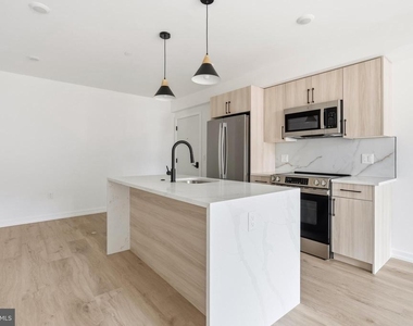 208 Vine Street - Photo Thumbnail 6