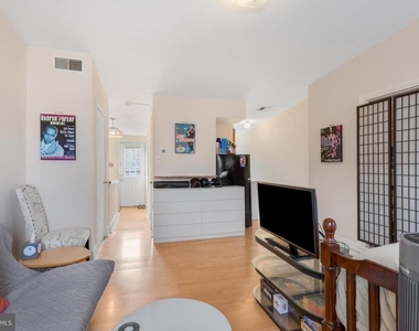 1804 Fairmount Avenue - Photo Thumbnail 3