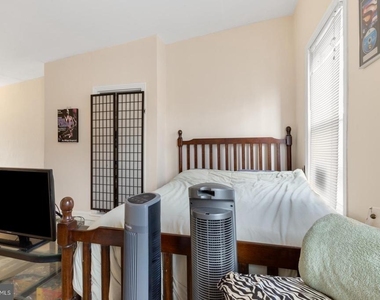 1804 Fairmount Avenue - Photo Thumbnail 4
