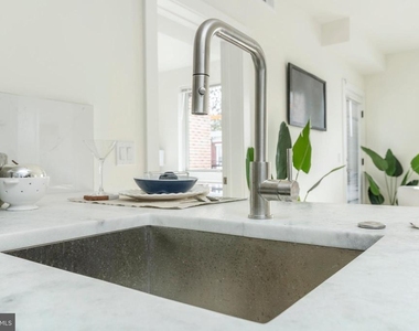 2709 Cecil B Moore Avenue - Photo Thumbnail 5