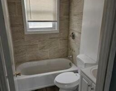 2415 W Grand Street - Photo Thumbnail 7