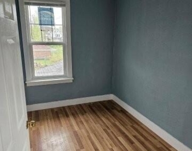 2417 W Grand Street - Photo Thumbnail 1