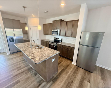 4736 Mastercraft Court - Photo Thumbnail 5