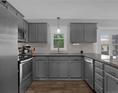 7457 Avila Drive - Photo Thumbnail 13