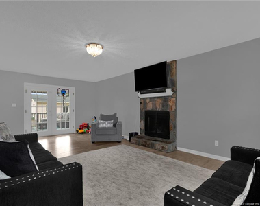 7457 Avila Drive - Photo Thumbnail 9