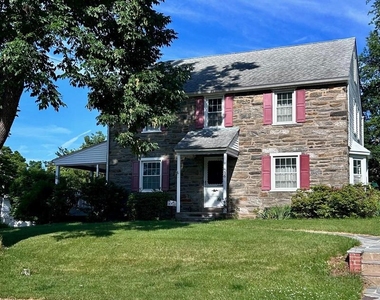 56 N New Ardmore Avenue - Photo Thumbnail 13