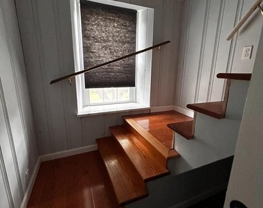 56 N New Ardmore Avenue - Photo Thumbnail 8