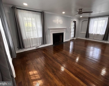 56 N New Ardmore Avenue - Photo Thumbnail 1