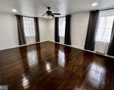 56 N New Ardmore Avenue - Photo Thumbnail 4
