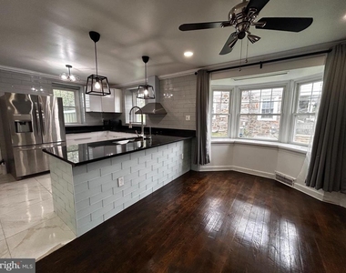 56 N New Ardmore Avenue - Photo Thumbnail 3