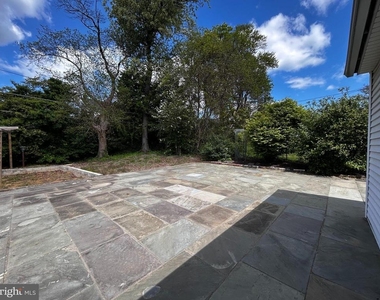 56 N New Ardmore Avenue - Photo Thumbnail 12