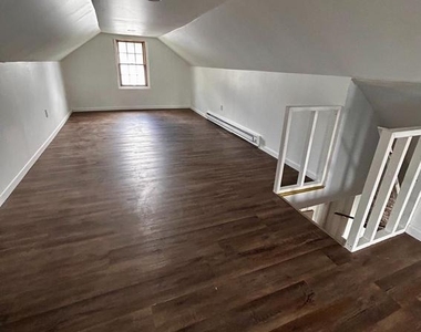 56 N New Ardmore Avenue - Photo Thumbnail 9