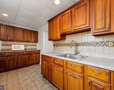 177 Wellington Road - Photo Thumbnail 10