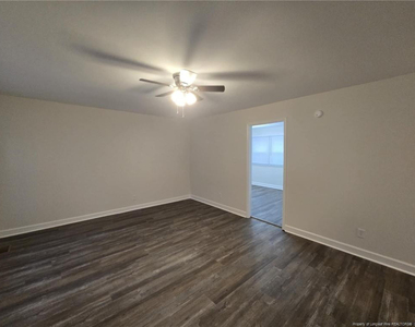 1443 Larkhall Drive - Photo Thumbnail 3