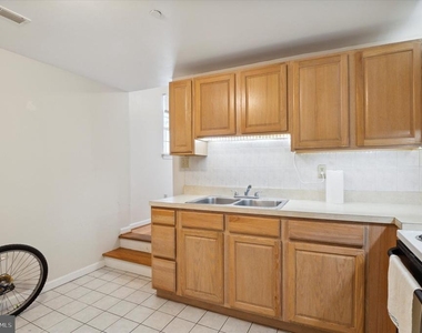 20 S Village Avenue - Photo Thumbnail 7