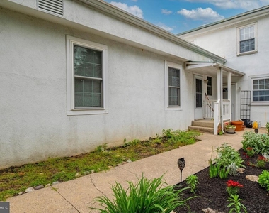 20 S Village Avenue - Photo Thumbnail 14