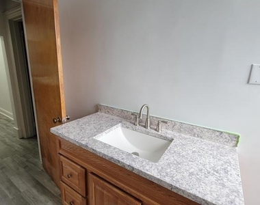 1801 S Main Street - Photo Thumbnail 7