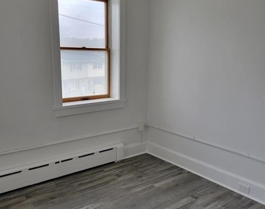 1801 S Main Street - Photo Thumbnail 14