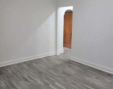 1801 S Main Street - Photo Thumbnail 9