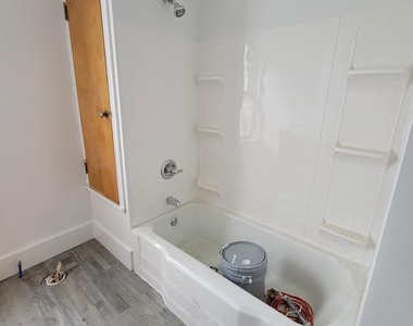 1801 S Main Street - Photo Thumbnail 8