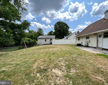 1008 Terrace Boulevard - Photo Thumbnail 16