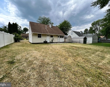 1008 Terrace Boulevard - Photo Thumbnail 17