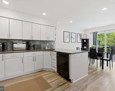 12 Timbercrest Drive - Photo Thumbnail 7