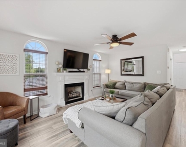 12 Timbercrest Drive - Photo Thumbnail 4