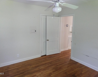 229 Urban Drive - Photo Thumbnail 3