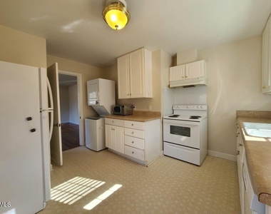229 Urban Drive - Photo Thumbnail 8