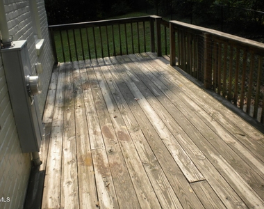 229 Urban Drive - Photo Thumbnail 12
