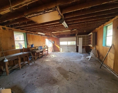 229 Urban Drive - Photo Thumbnail 11