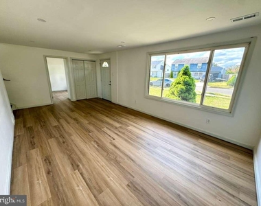 7420 Wyndam Road - Photo Thumbnail 4