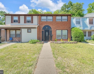 40 Rittenhouse Drive - Photo Thumbnail 2