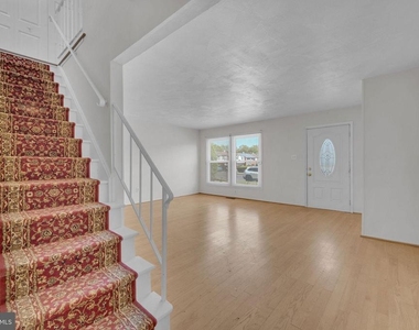 40 Rittenhouse Drive - Photo Thumbnail 6