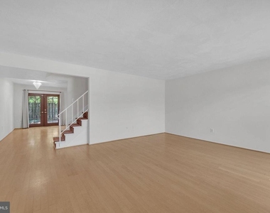 40 Rittenhouse Drive - Photo Thumbnail 3