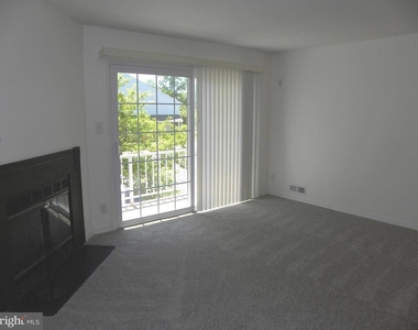300 Mitten Lane - Photo Thumbnail 3