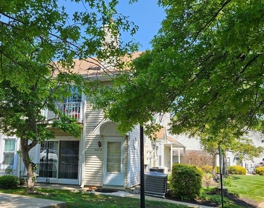 300 Mitten Lane - Photo Thumbnail 1